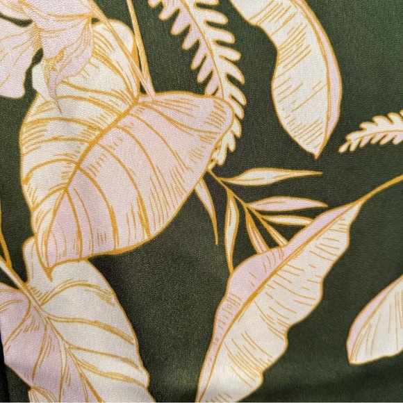 Silky Soft Green Floral Women's Blouse - Picture 5 of 7